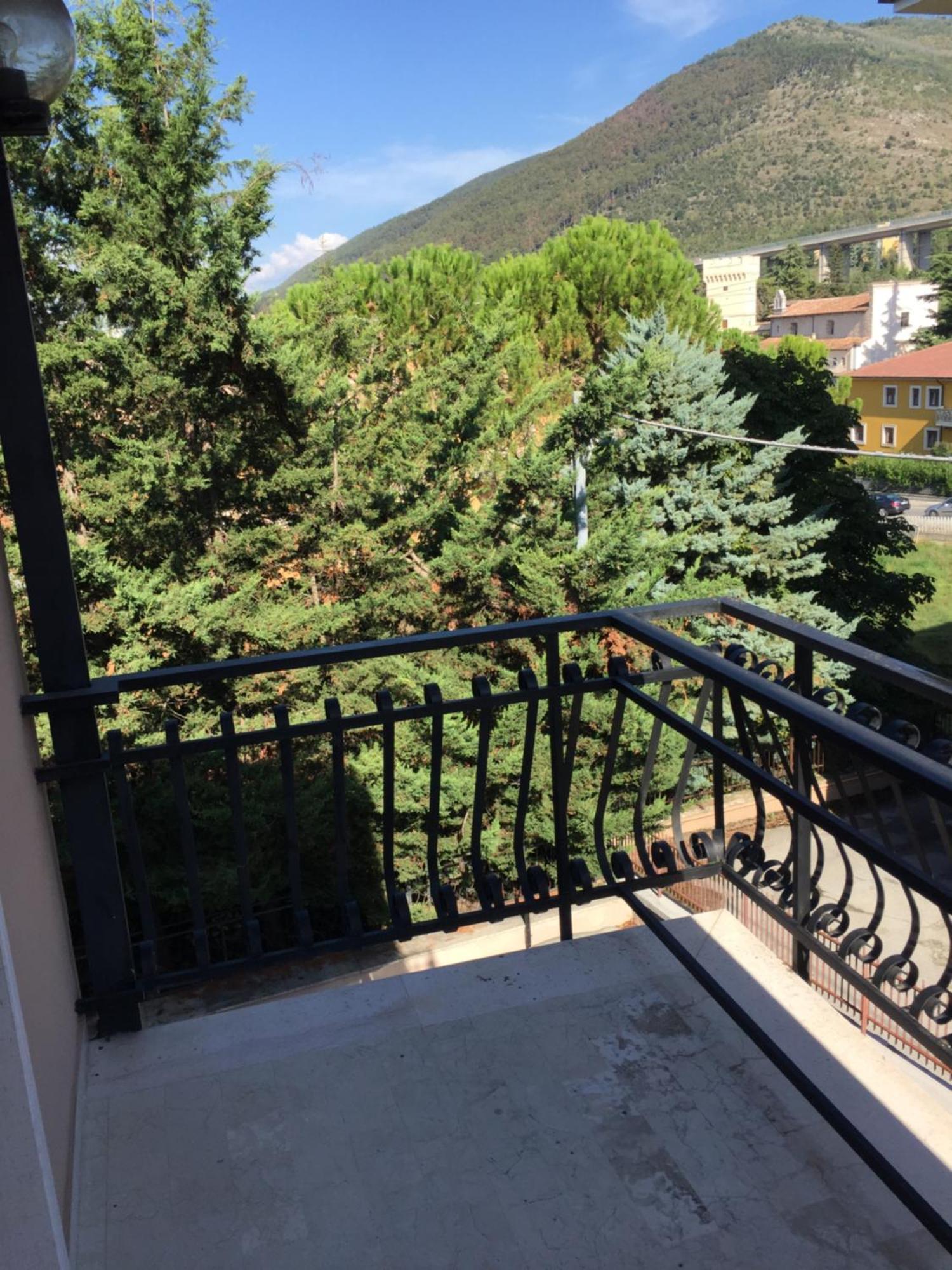 Monte Camicia - Cozy Home In City Center-Spacious-Free Parking L'Aquila Exterior photo